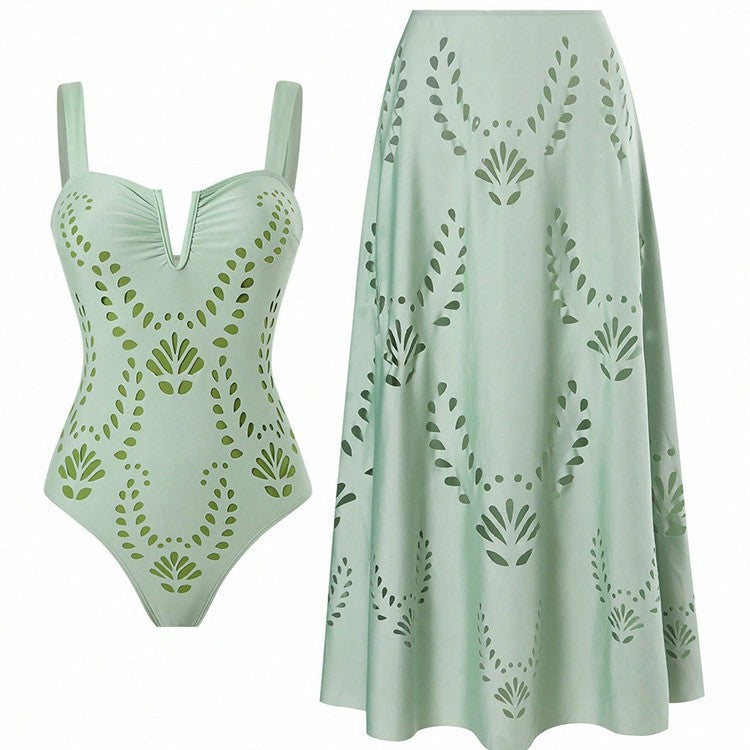 Dame baddräkt med elegant cut-out-design och matchande maxikjol Mirla-Eva Jonsson
