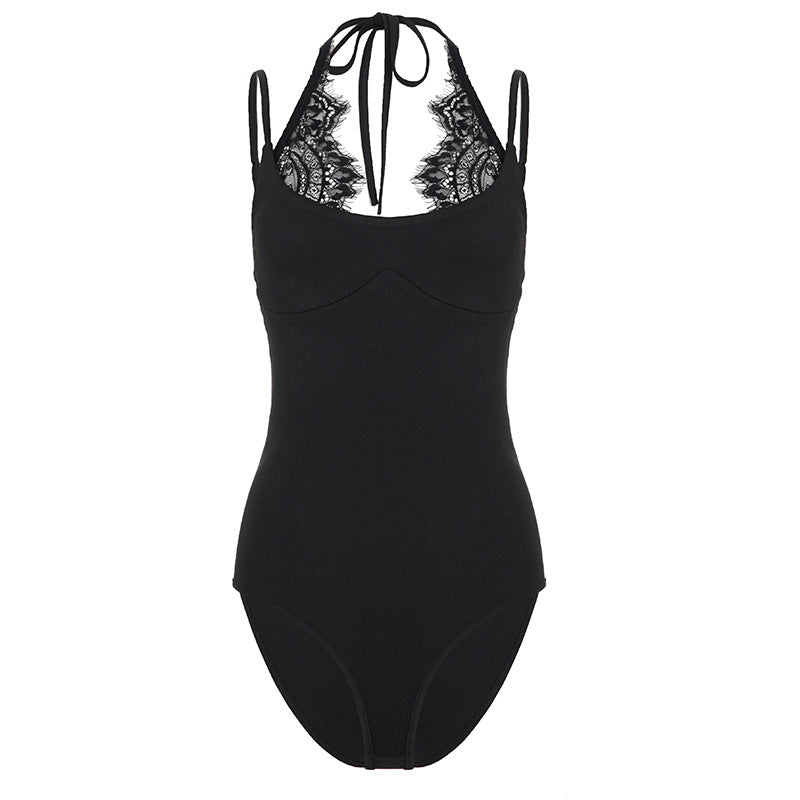 Dame baddräkt med elegant spetsinsats och halterneckdesign Mirla-Eva Jonsson