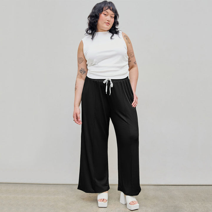Dame baggy fritidsbyxor med elastisk midja och praktisk dragsko Mirla-Eva Jonsson