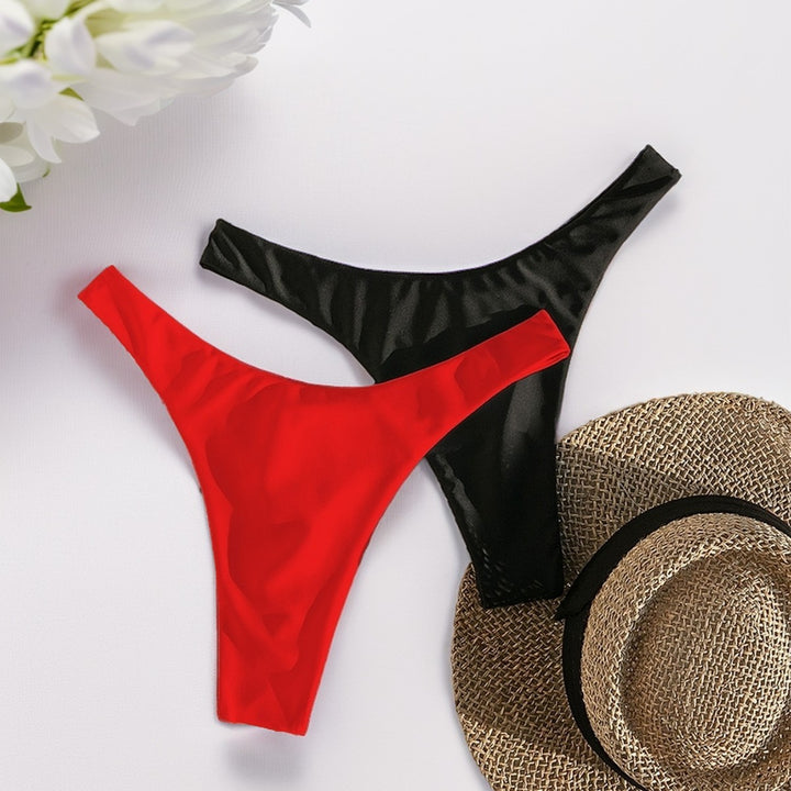 Dame bikini-byxor med hög benöppning och elegant snitt Mirla-Eva Jonsson