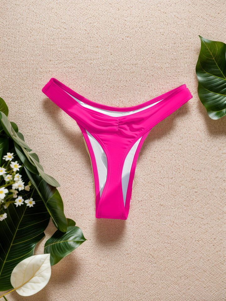 Dame bikini-byxor med hög benöppning och elegant snitt Mirla-Eva Jonsson