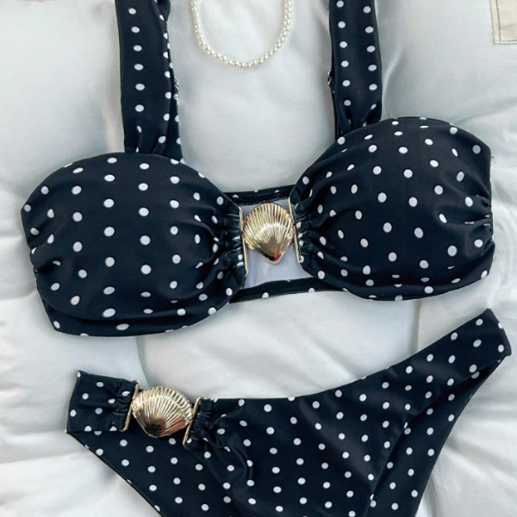 Dame bikini med vadderade kupor och dekorativ detalj av snäcka Mirla-Eva Jonsson
