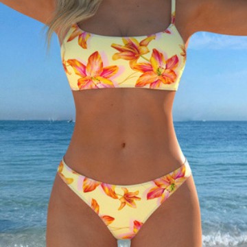 Dame bikini-set med blommig design och smala axelband Mirla-Eva Jonsson