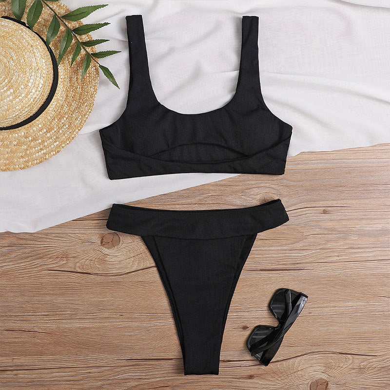Dame bikini-set med hög benöppning och bekväm bustier Mirla-Eva Jonsson
