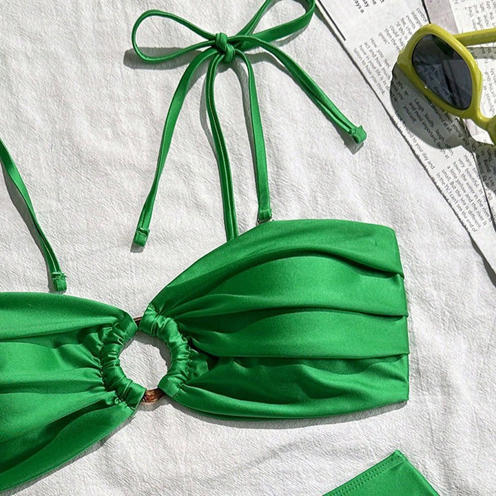 Dame bikini-set med rynkad överdel och modig ringdetalj Mirla-Eva Jonsson