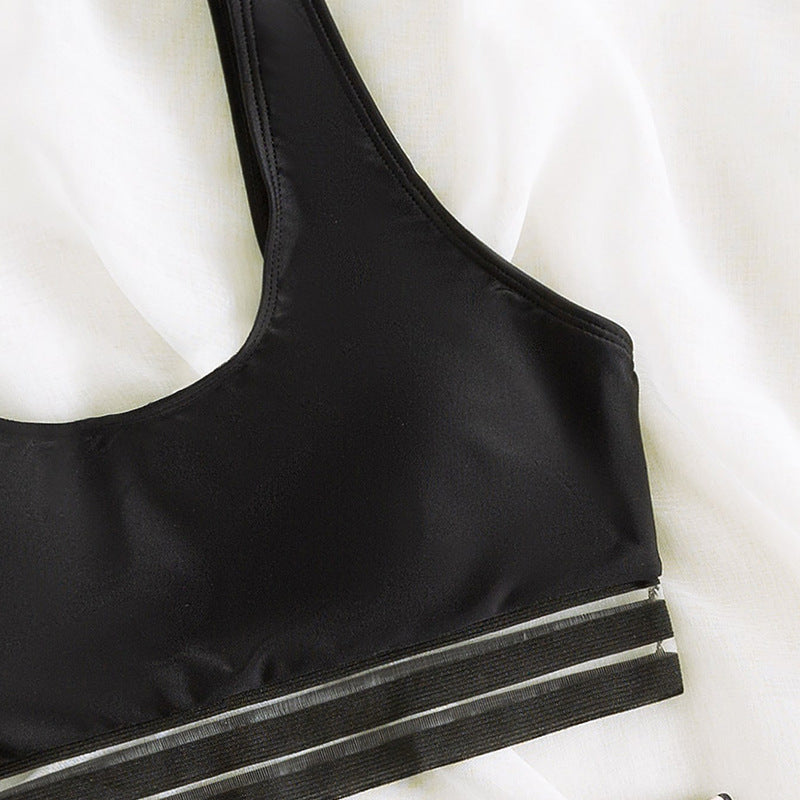 Dame bikini-set med trendigt djurtryck och sportig crop top Mirla-Eva Jonsson