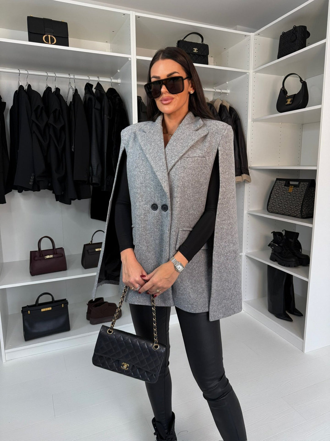 Dame blazerväst med asymmetrisk skärning och eleganta detaljer Mirla-Eva Jonsson