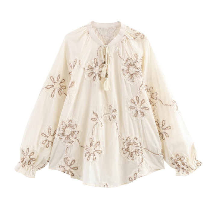 Dame blus med blommig broderad mönster och eleganta kvastar Mirla-Eva Jonsson
