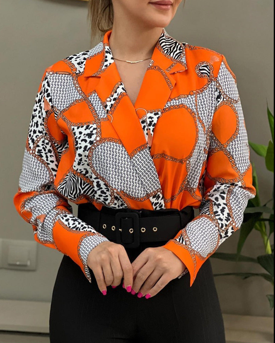 Dame blus med iögonfallande kedjemönster och elegant skärning Mirla-Eva Jonsson