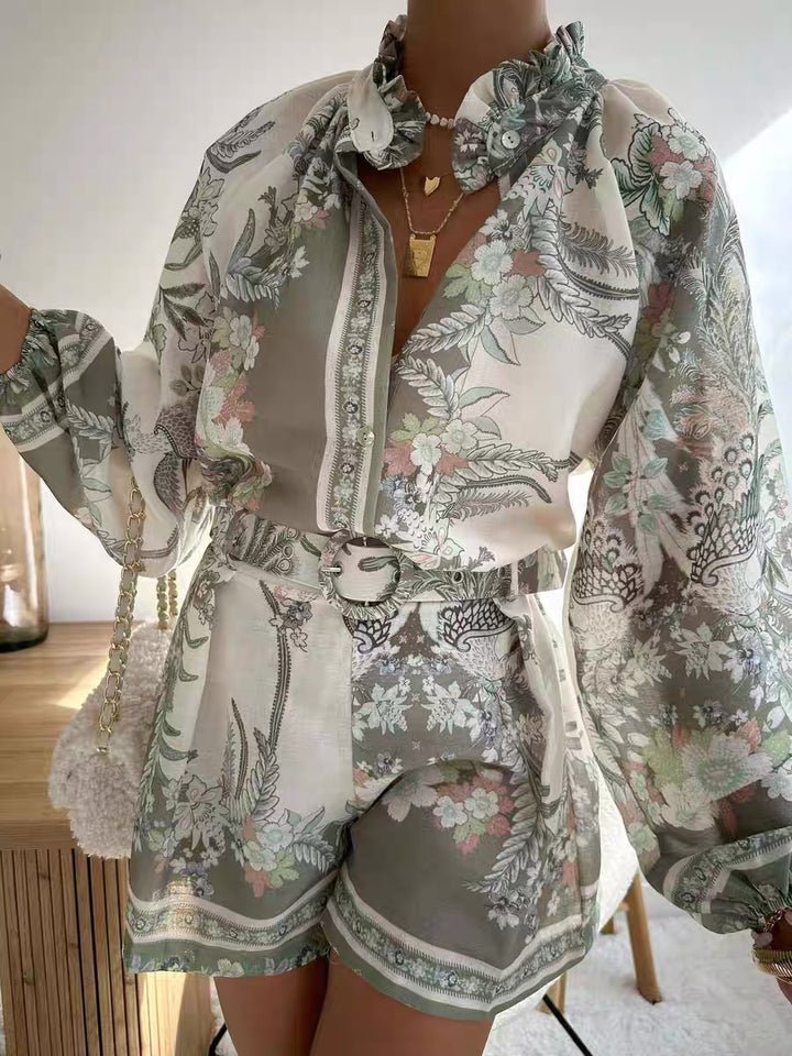 Dame blusset med blommönster och lös passform Mirla-Eva Jonsson