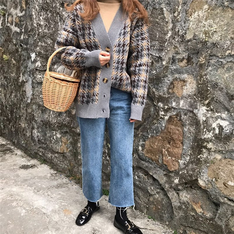 Dame cardigan i hönsnäbbsdesign med stora träknappar Eva Jonsson-Eva Jonsson