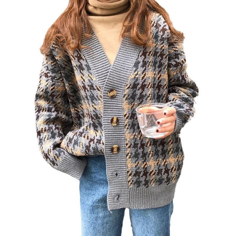 Dame cardigan i hönsnäbbsdesign med stora träknappar Eva Jonsson-Eva Jonsson