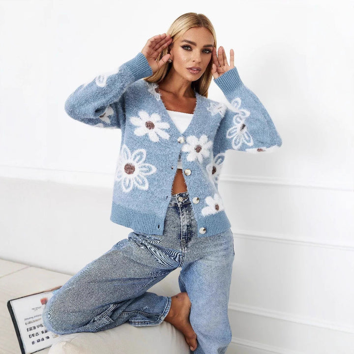 Dame cardigan med blommönster och eleganta knappdetaljer Eva Jonsson-Eva Jonsson