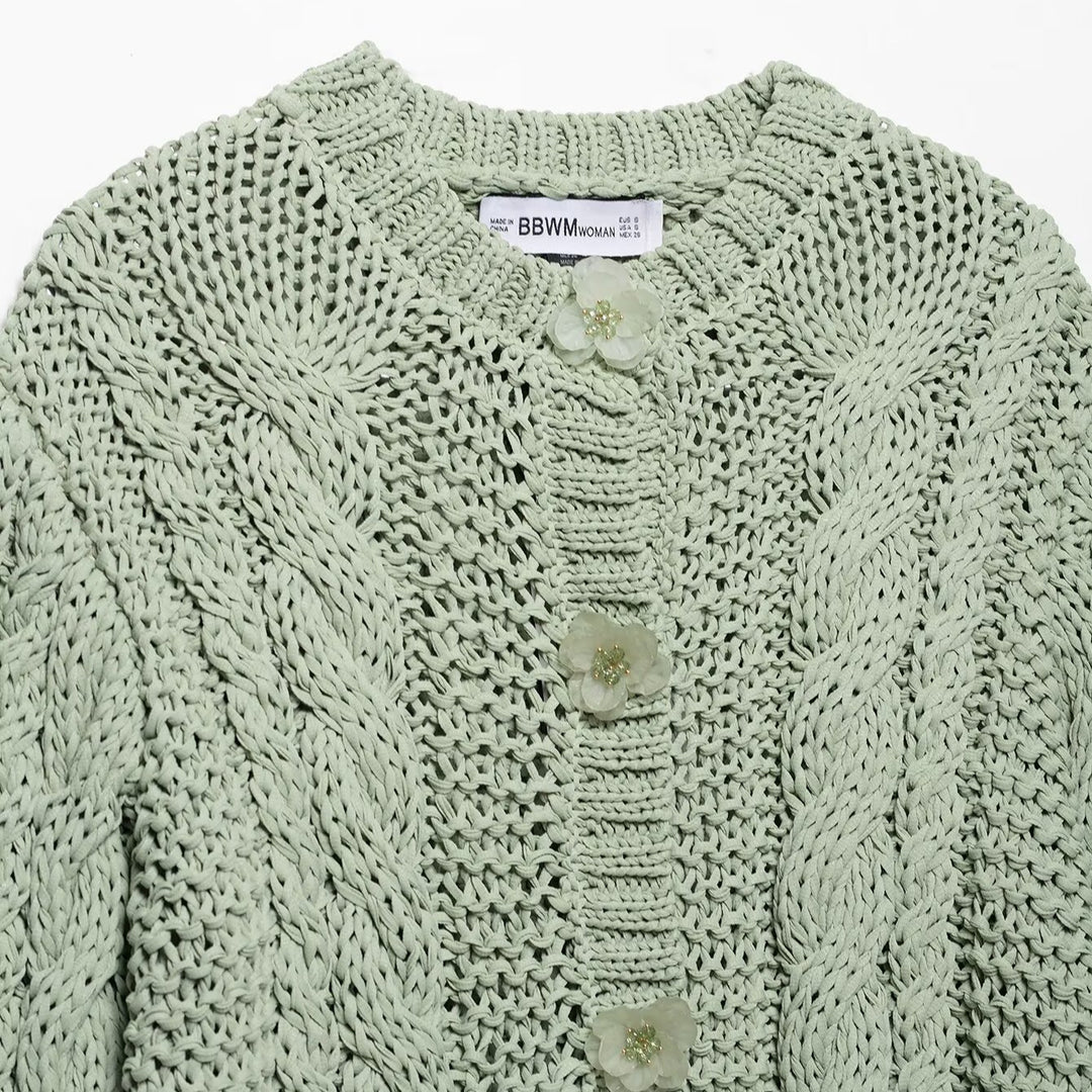 Dame cardigan med flätmönster och knapprad Mirla-Eva Jonsson