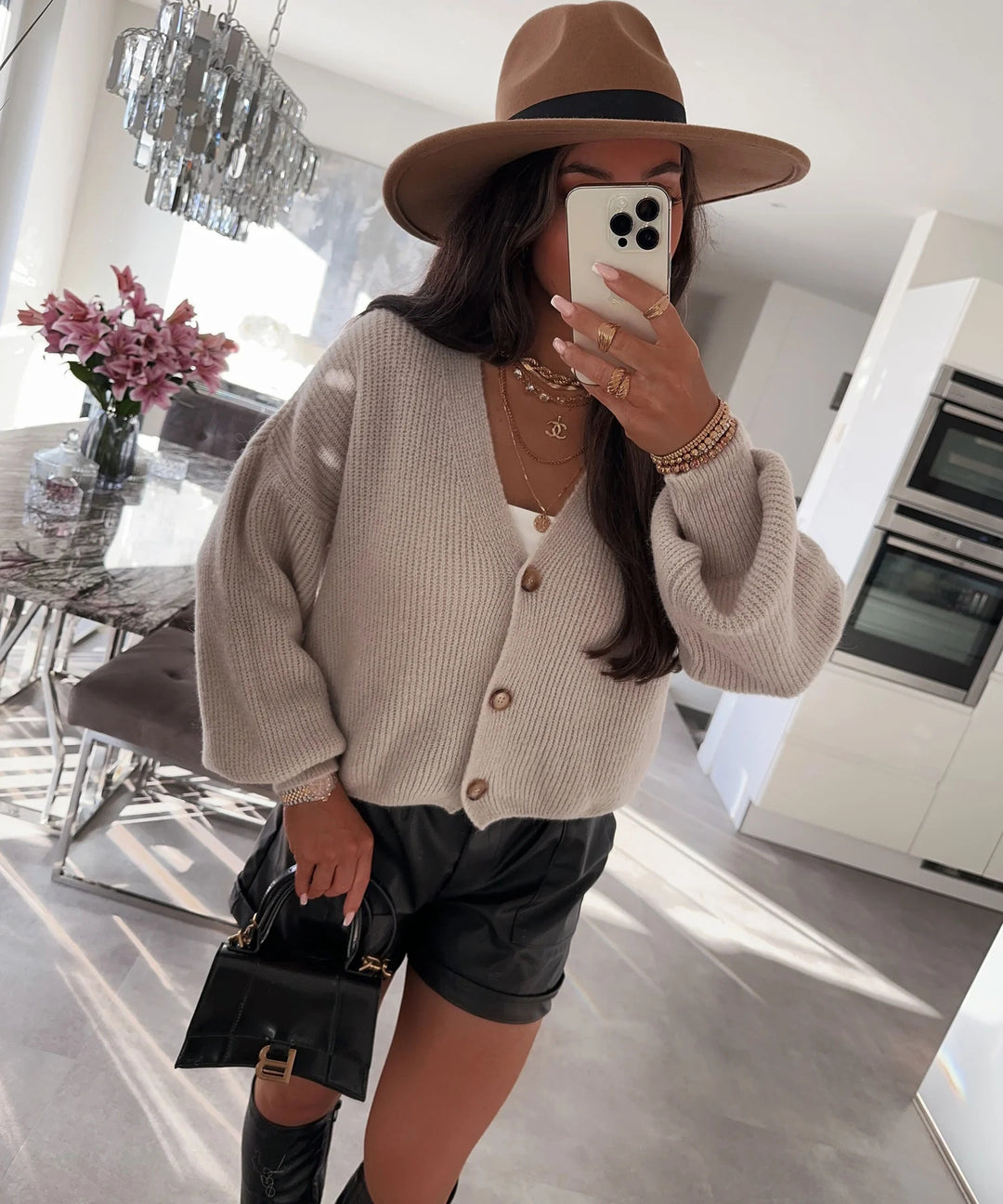 Dame cardigan med voluminösa ärmar och högkvalitativa träknappar Eva Jonsson-Eva Jonsson