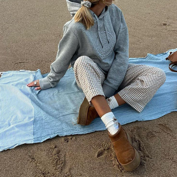 Dame carrot pants in modern check design Mirla-Eva Jonsson