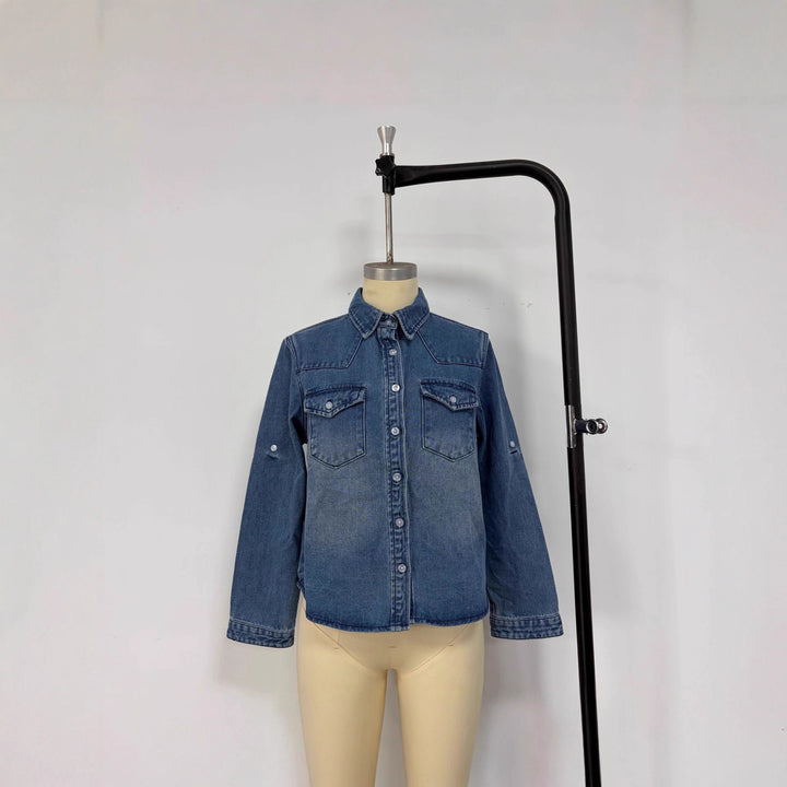 Dame casual denim blouse with patch pockets and slightly tailored cut Mirla-Eva Jonsson