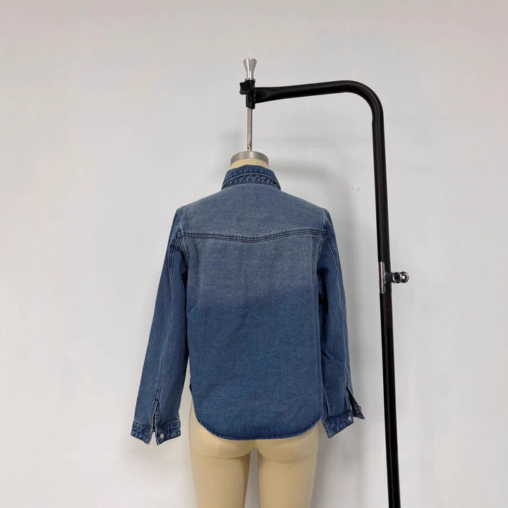 Dame casual denim blouse with patch pockets and slightly tailored cut Mirla-Eva Jonsson