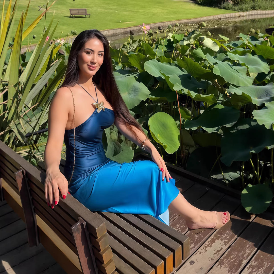 Dame casual maxiklänning med elegant halterneck och unik färgövergång Mirla-Eva Jonsson