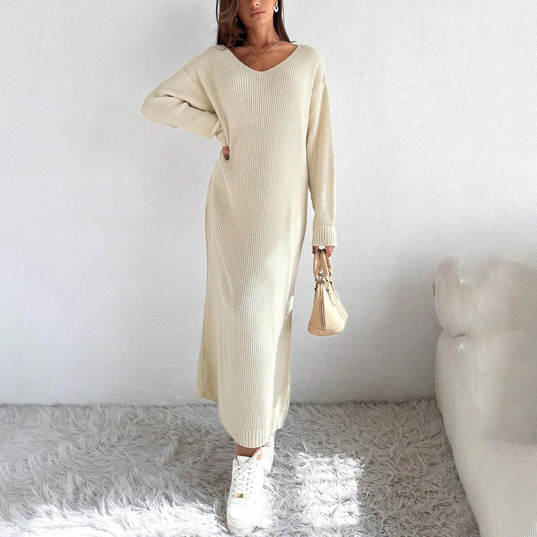 Dame casual stickad klänning med asymmetrisk skärning och eleganta volangdetaljer Mirla-Eva Jonsson
