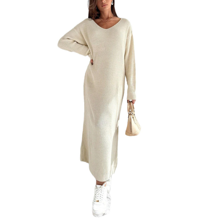 Dame casual stickad klänning med asymmetrisk skärning och eleganta volangdetaljer Mirla-Eva Jonsson