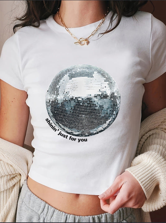 Dame crop-t-shirt med kreativa slipsdetaljer Mirla-Eva Jonsson