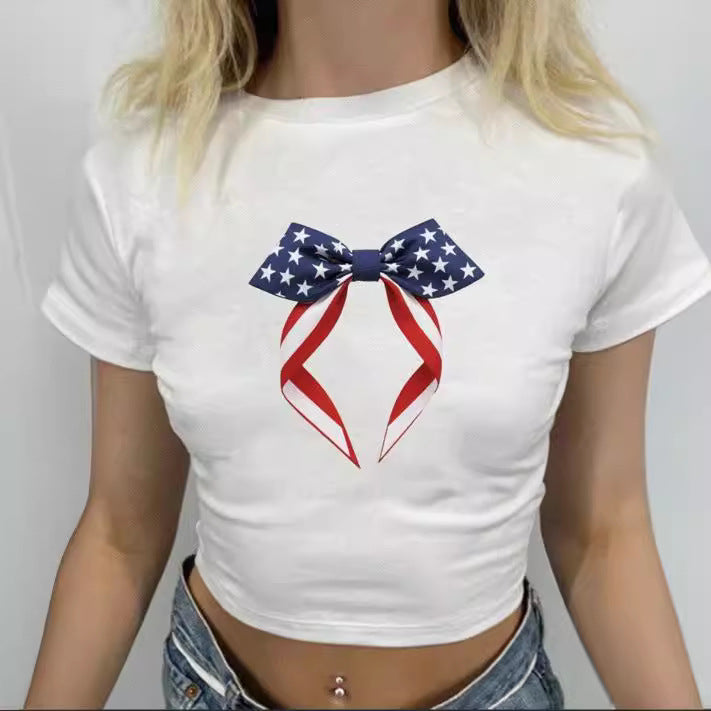 Dame crop-t-shirt med kreativa slipsdetaljer Mirla-Eva Jonsson