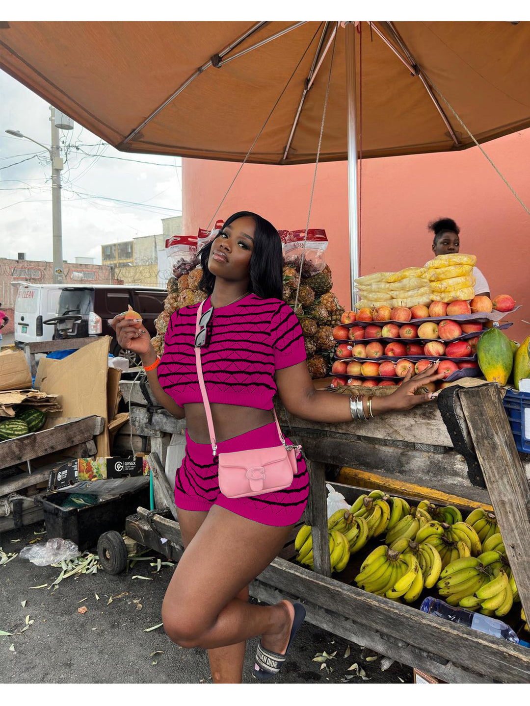 Dame crop-top and shorts set with graphic pattern Mirla-Eva Jonsson