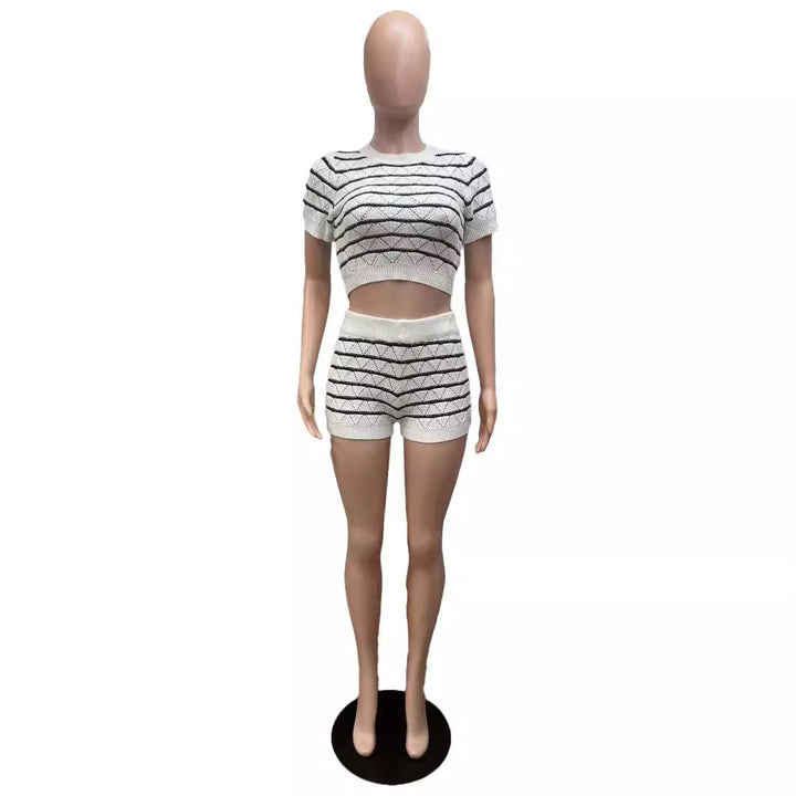 Dame crop-top and shorts set with graphic pattern Mirla-Eva Jonsson