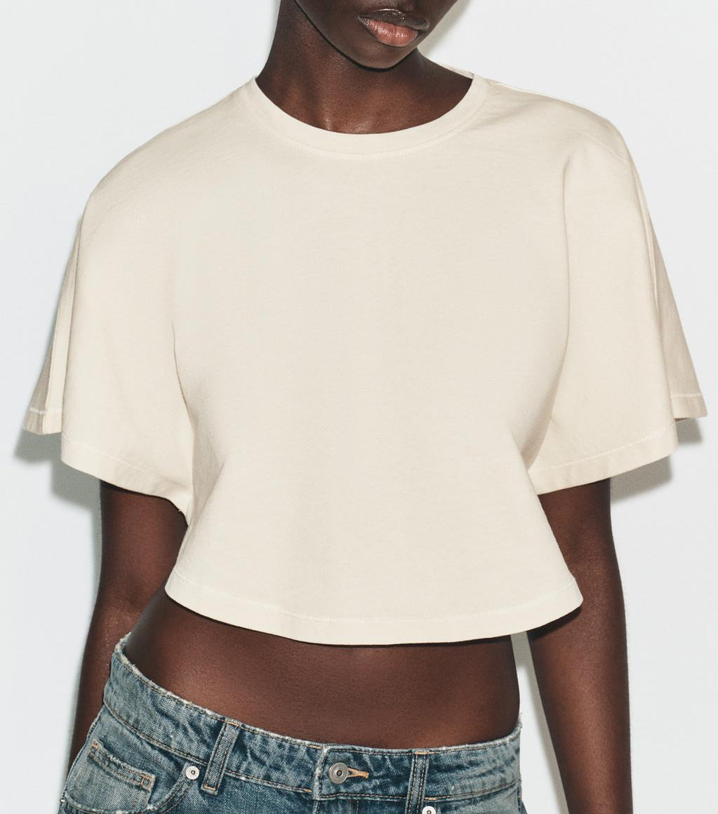 Dame cropped T-shirt med vida ärmar och mjukt bomullsmaterial Mirla-Eva Jonsson