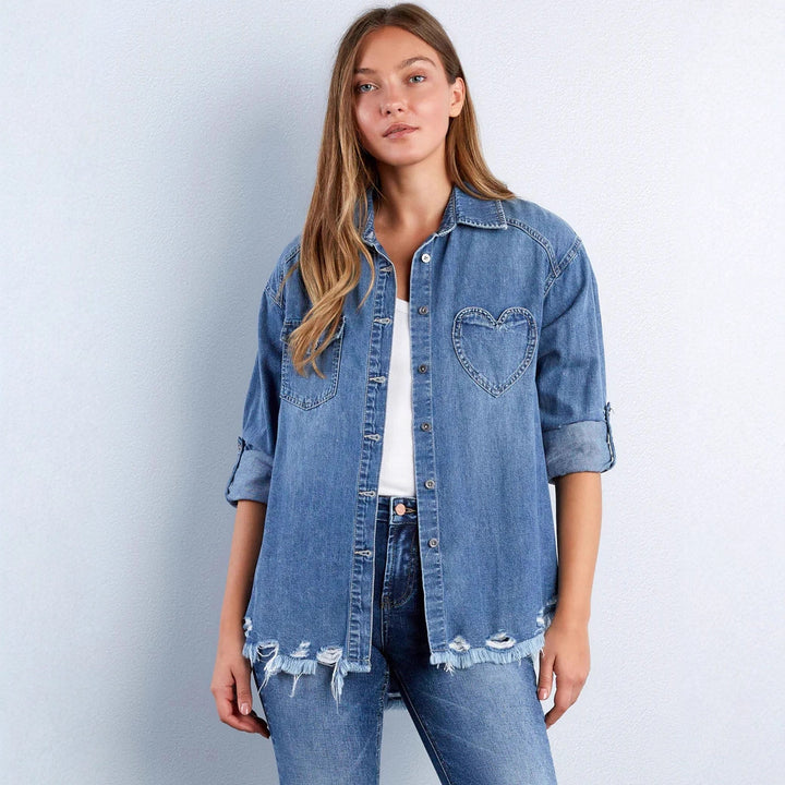Dame denim blouse with heart appliqué and fringed hem Mirla-Eva Jonsson
