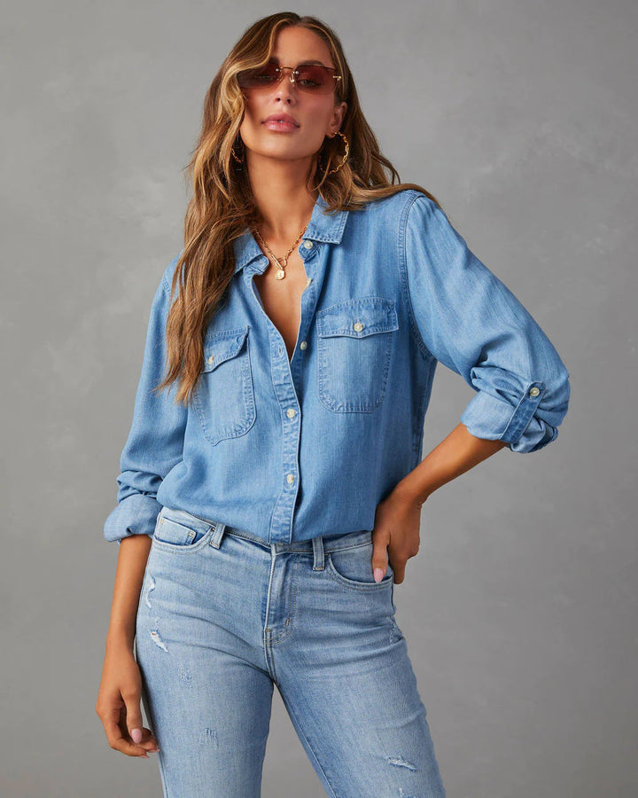 Dame denimskjorta med uppvikta ärmar och två bröstfickor Mirla-Eva Jonsson