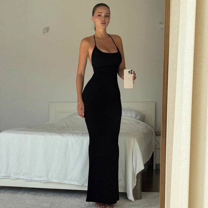 Dame elegant Maxi-klänning med smickrande snitt och raffinerad halterneck Mirla-Eva Jonsson