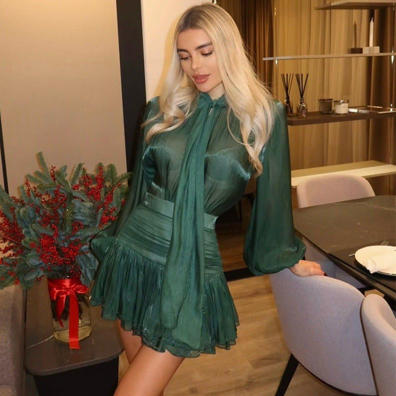 Dame elegant chiffongklänning med volangdetaljer och knytbälte Mirla-Eva Jonsson