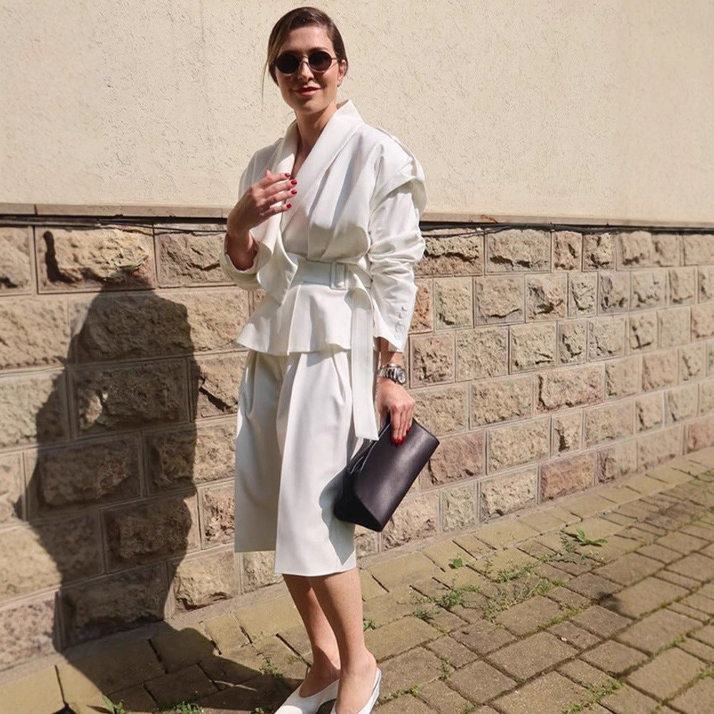 Dame elegant klädensemble med figursydd överdel och vida byxor Mirla-Eva Jonsson