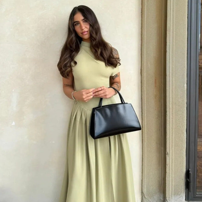 Dame elegant maxikjole med asymmetrisk èn skulder-design og svingende skjørt Mirla-Eva Jonsson