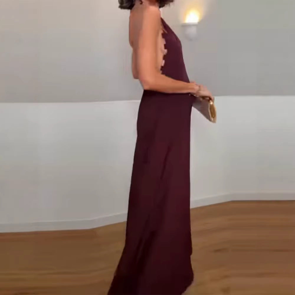 Dame elegant maxiklänning med djup V-ringning och flytande kjol Mirla-Eva Jonsson