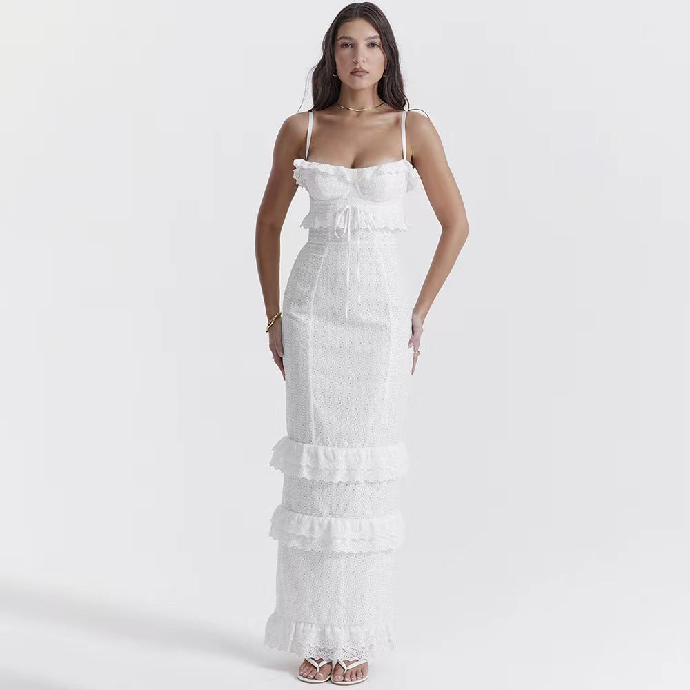 Dame elegant spets maxiklänning med volangdetaljer och smala spagettiband Mirla-Eva Jonsson