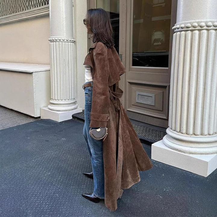 Dame elegant velour trenchcoat Mirla-Eva Jonsson