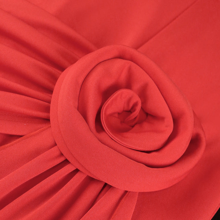 Dame figurnära klänning med asymmetrisk draperingsdetalj Mirla-Eva Jonsson