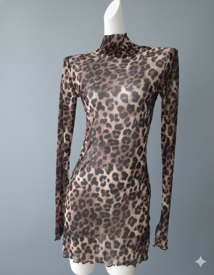 Dame figurnära klänning med leopardmönster och långa ärmar Eva Jonsson-Eva Jonsson