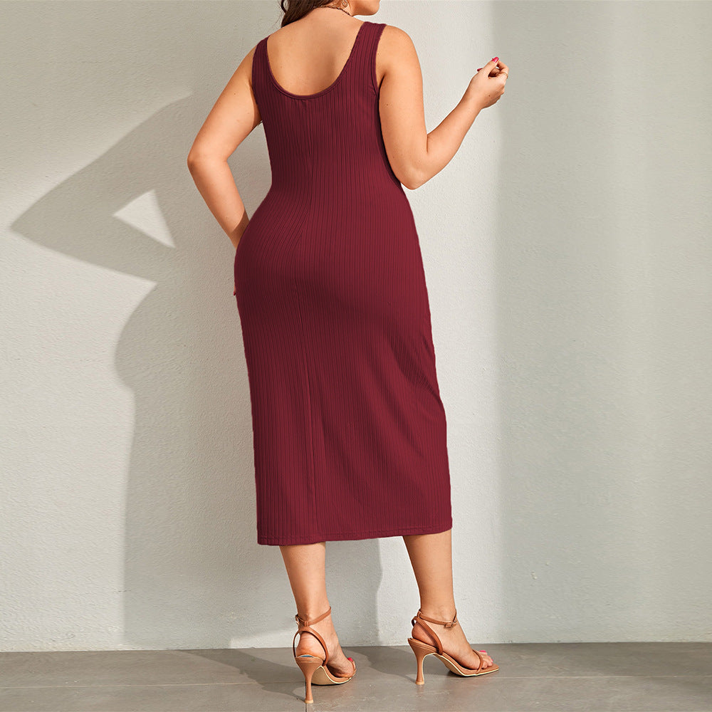 Dame figurnära midi-klänning med knappar och sofistikerad ribbdesign Mirla-Eva Jonsson