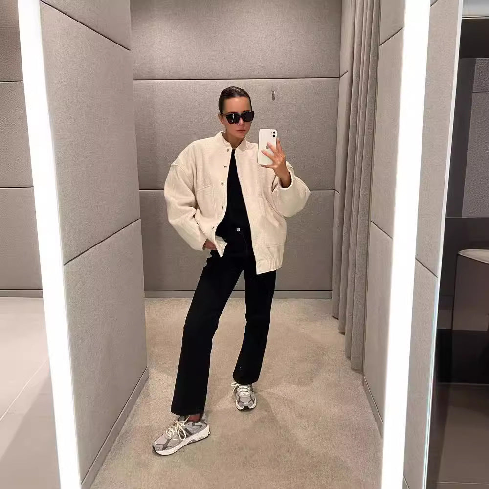 Dame fluffig oversized jacka med praktiska fickor och elegant ståkrage Mirla-Eva Jonsson