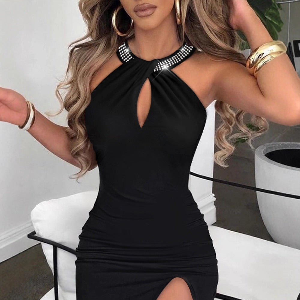 Dame glamorös kvällsklänning med chiffon-snitt och glittrande halsområde Mirla-Eva Jonsson