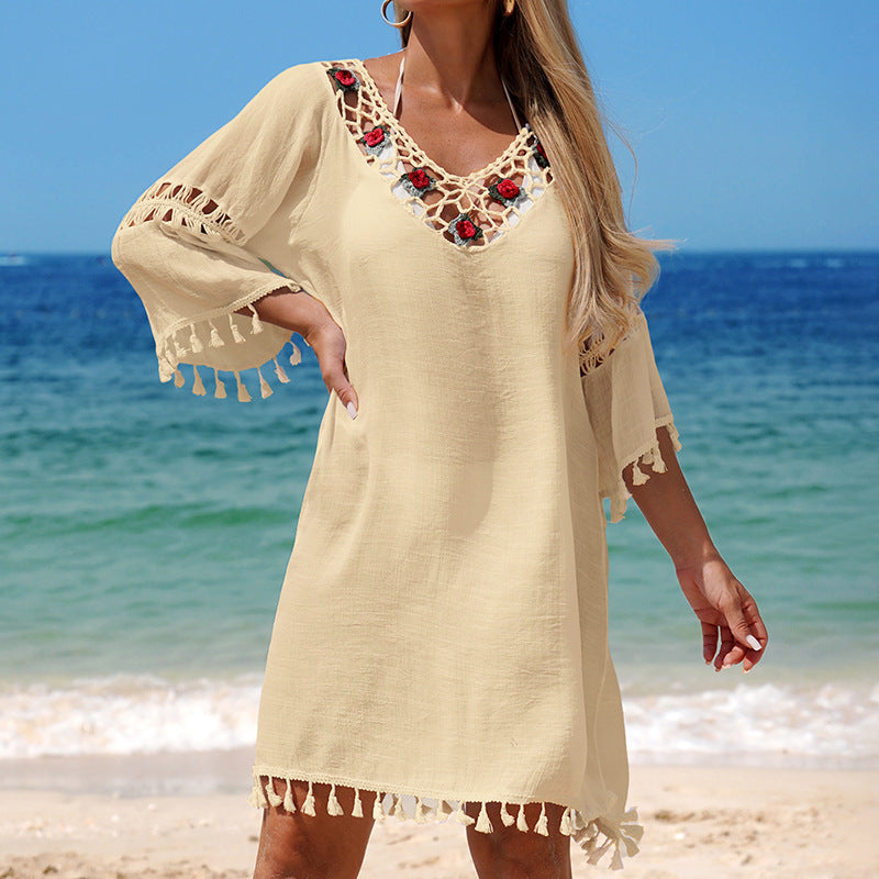 Dame häkla strandklänning med elegant broderi och fransar Mirla-Eva Jonsson