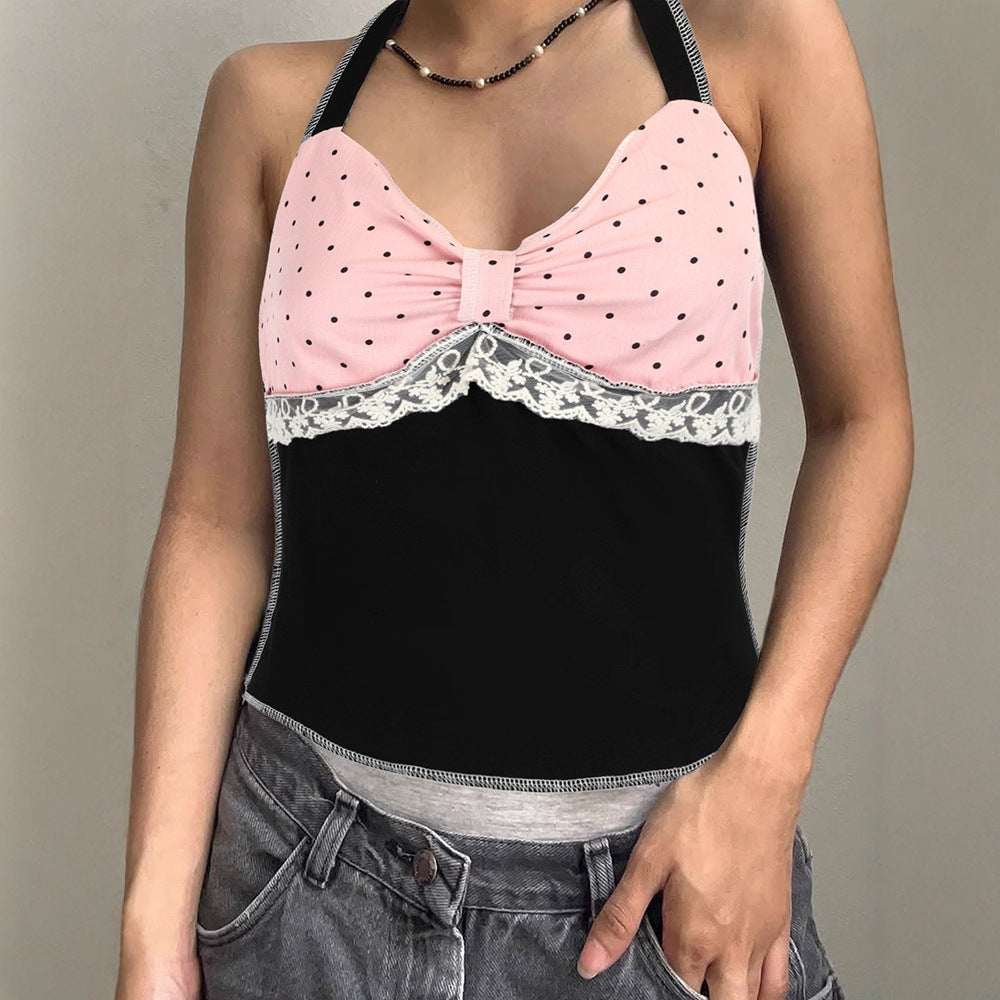Dame halter top med romantisk spetsdetalj och elegant polka prick mönster Mirla-Eva Jonsson