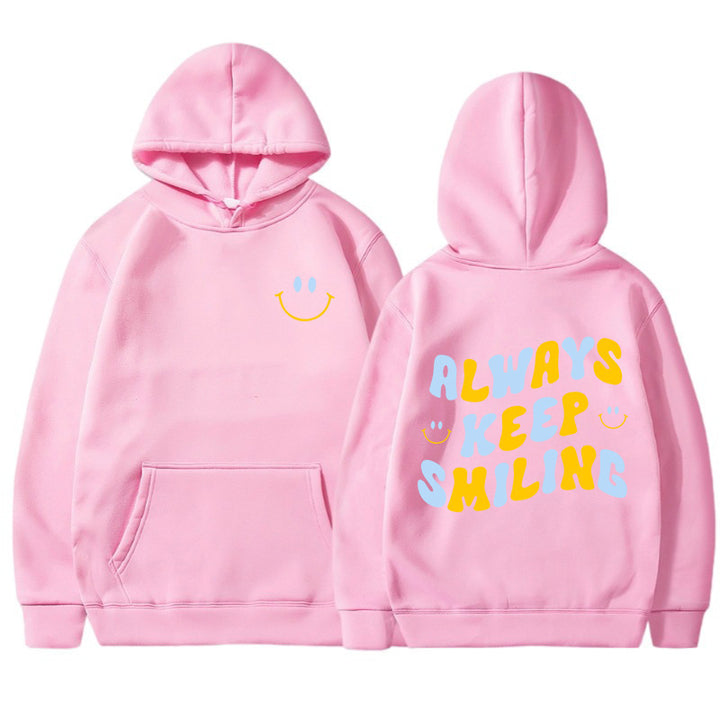 Dame hoodie med glada bokstäver och praktiska kängurufickor Mirla-Eva Jonsson