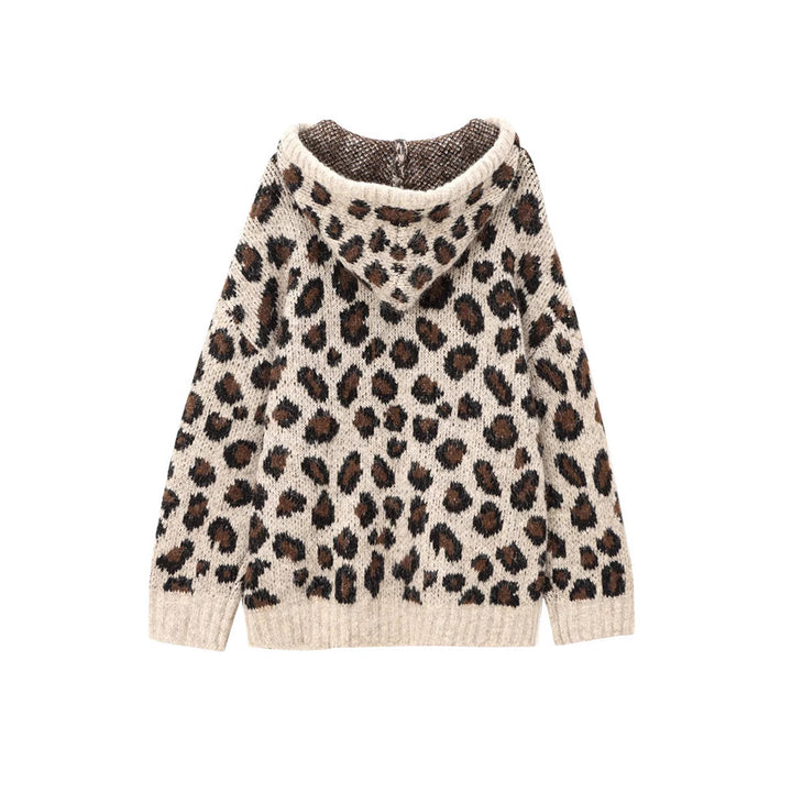 Dame hoodie med leopardmönster och praktisk känguruficka Mirla-Eva Jonsson