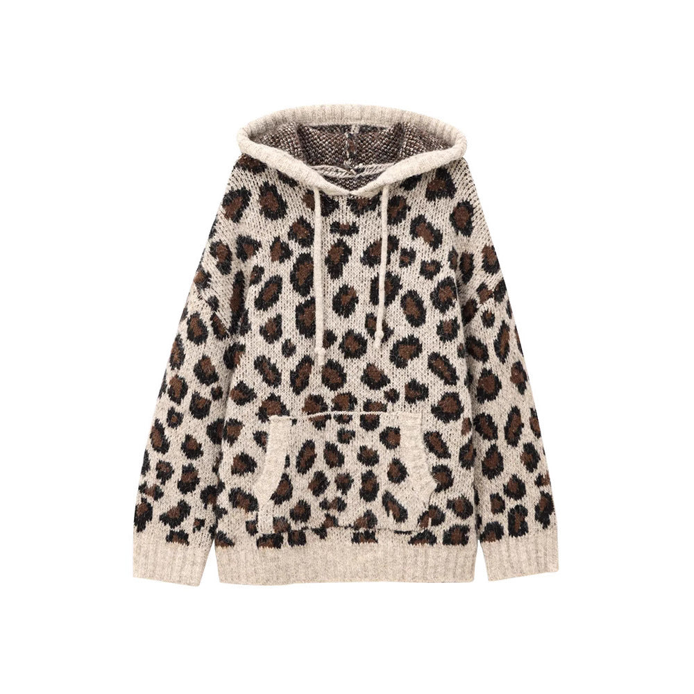 Dame hoodie med leopardmönster och praktisk känguruficka Mirla-Eva Jonsson
