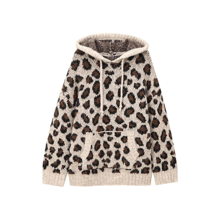 Dame hoodie med leopardmönster och praktisk känguruficka Mirla-Eva Jonsson